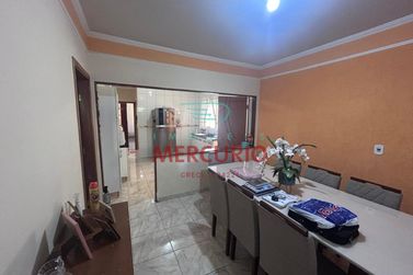 Casa para alugar - 211m&sup2; - Jardim Petr&oacute;polis