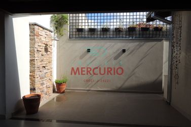 Casa &agrave; venda - 296m&sup2; - Jardim Terra Branca