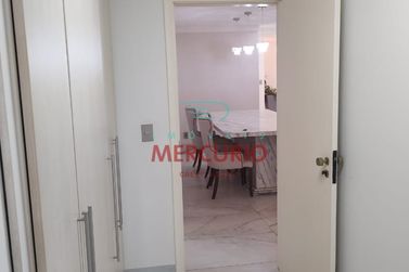 Apartamento &agrave; venda - 220m&sup2; - Centro