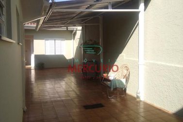 Casa &agrave; venda - 235m&sup2; - Centro