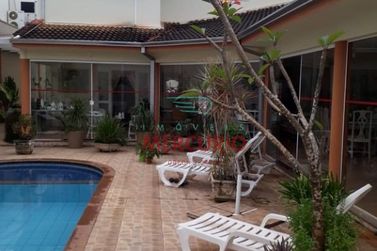 Casa &agrave; venda - 259m&sup2; - Jardim Estoril IV