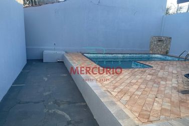 Casa &agrave; venda - 350m&sup2; - Santa F&eacute;