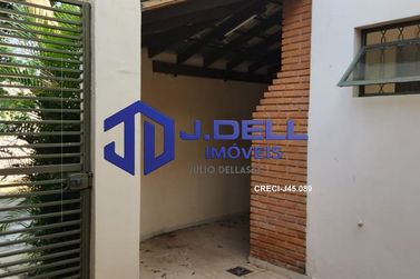 Casa &agrave; venda - 240m&sup2; - Jardim Terra Branca
