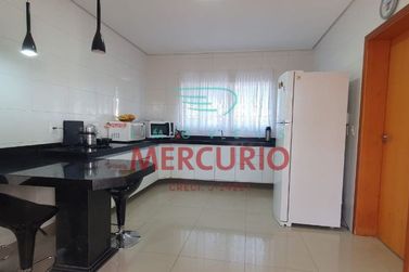 Casa &agrave; venda - 311m&sup2; - Centro