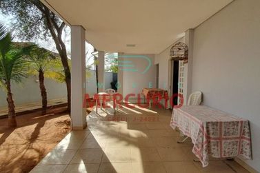 Casa &agrave; venda - 311m&sup2; - Centro