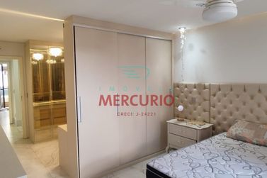 Apartamento &agrave; venda - 220m&sup2; - Centro