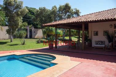 Casa &agrave; venda - 952m&sup2; - Jardim Shangri-L&aacute;