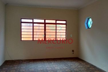 Casa &agrave; venda - 242m&sup2; - Vila Cardia
