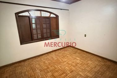 Casa &agrave; venda - 301m&sup2; - Centro