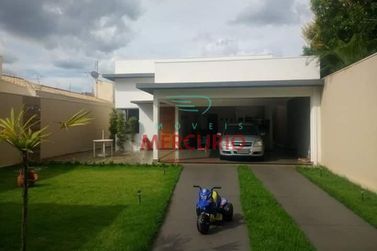 Casa &agrave; venda - 374m&sup2; - Jardim Colonial