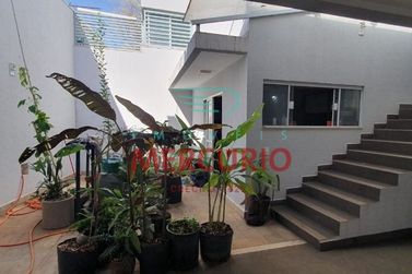 Casa &agrave; venda - 294m&sup2; - Centro