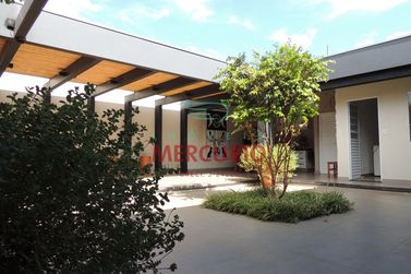 Casa &agrave; venda - 296m&sup2; - Jardim Terra Branca