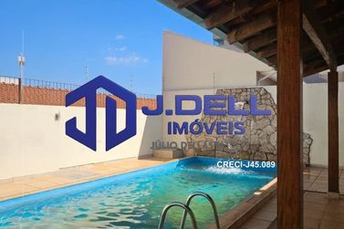 Casa &agrave; venda - 242m&sup2; - Parque Jardim Europa