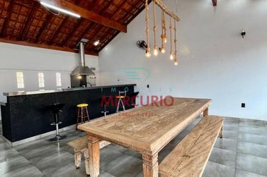 Ch&aacute;cara &agrave; venda - 250m&sup2; - Vale do Igap&oacute;