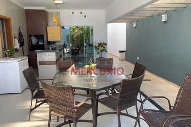 Casa &agrave; venda - 200m&sup2; - Resid. Solar Primavera