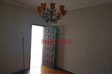 Casa &agrave; venda - 301m&sup2; - Centro