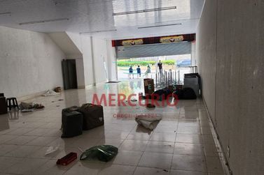 Ponto Comercial para alugar - 200m&sup2; - Centro