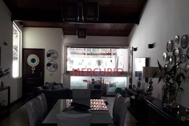 Casa &agrave; venda - 170m&sup2; - Vila Universit&aacute;ria