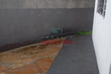 Casa &agrave; venda - 200m&sup2; - N&uacute;cleo Habitacional Vereador Edson Francisco da Silva