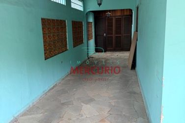 Casa &agrave; venda - 301m&sup2; - Centro