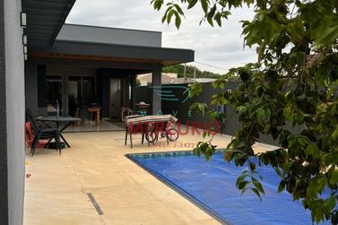 Casa &agrave; venda - 248m&sup2; - Condom&iacute;nio Vale Florido 2