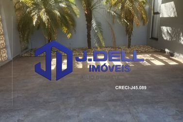 Casa &agrave; venda - 300m&sup2; - Centro