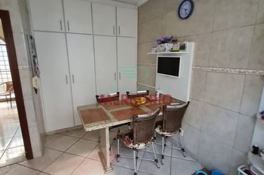 Casa &agrave; venda - 210m&sup2; - Vila Nova Cidade Universit&aacute;ria