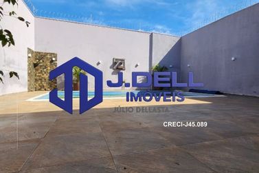 Casa &agrave; venda - 330m&sup2; - Vila Nova Santa Luzia