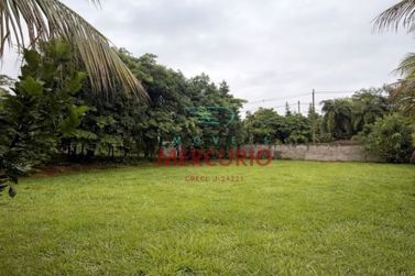 Ch&aacute;cara &agrave; venda - 180m&sup2; - Vila Santa Maria