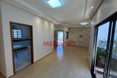 Casa &agrave; venda - 138m&sup2; - Jardim Terra Branca