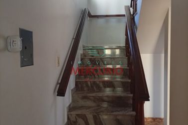 Casa &agrave; venda - 301m&sup2; - Centro
