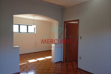 Casa &agrave; venda - 301m&sup2; - Centro