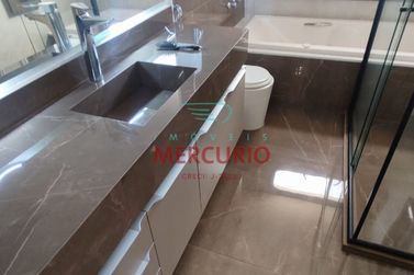 Apartamento &agrave; venda - 220m&sup2; - Centro