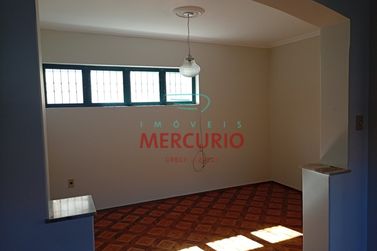 Casa &agrave; venda - 301m&sup2; - Centro