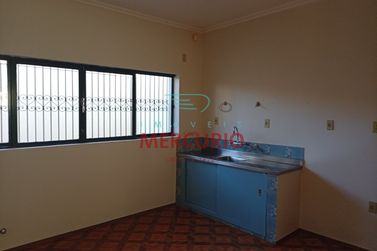 Casa &agrave; venda - 301m&sup2; - Centro