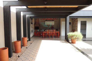 Casa &agrave; venda - 296m&sup2; - Jardim Terra Branca