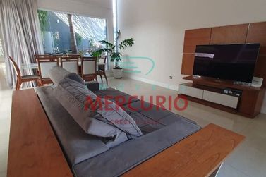 Casa &agrave; venda - 294m&sup2; - Centro