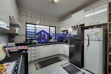 Casa &agrave; venda - 363m&sup2; - Niponica