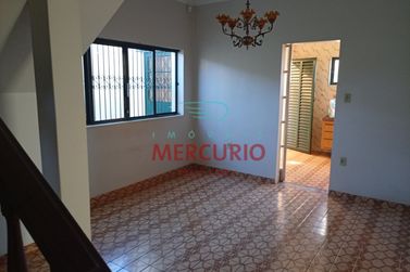 Casa &agrave; venda - 301m&sup2; - Centro