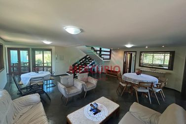 Ch&aacute;cara &agrave; venda - 236m&sup2; - Condom&iacute;nio Real Village