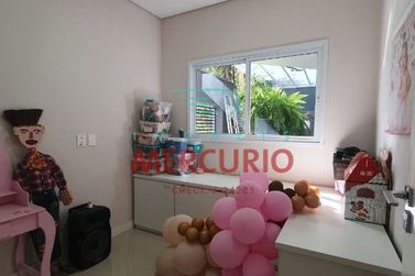 Casa &agrave; venda - 294m&sup2; - Centro