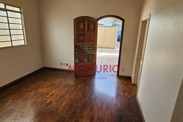 Casa &agrave; venda - 247m&sup2; - Vila Aeroporto Bauru