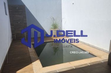 Casa &agrave; venda - 300m&sup2; - Centro