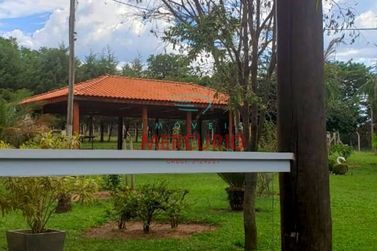 Ch&aacute;cara &agrave; venda - 24000m&sup2; - Piratininga