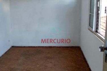 Casa &agrave; venda - 242m&sup2; - Vila Cardia