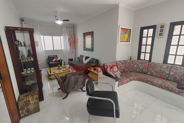 Casa &agrave; venda - 296m&sup2; - Jardim Terra Branca