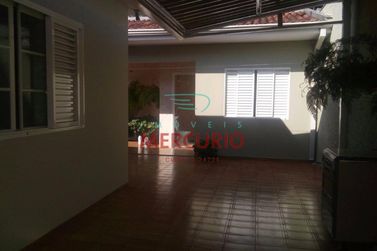 Casa &agrave; venda - 235m&sup2; - Centro