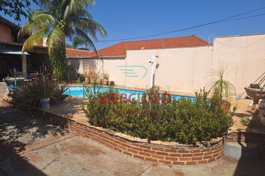 Casa &agrave; venda - 375m&sup2; - Vila Nova Santa Clara