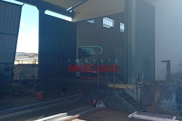Sal&atilde;o Comercial para alugar - 650m&sup2; - Ch&aacute;caras Renno