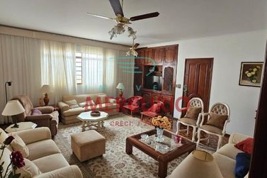 Casa &agrave; venda - 370m&sup2; - Jardim Brasil